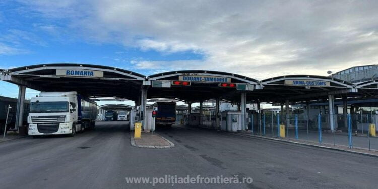 Un cetăţean ucrainean, șofer de camion, a prezentat la controlul vamal pentru marfa transportată, documente de export nereale
