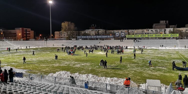 Oțelul Galați a făcut eforturi să joace astăzi meciul cu Universitatea Craiova, dar efortul nu a fost încununat și de un succes al echipei lui Dorinel Munteanu