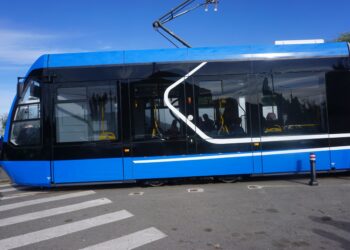Au venit primele tramvaie noi în Brăila. Mesaj al primarul Dragomir către eventualii vandali: „Tramvaiul este dotat cu 10 camere color foarte performante, care ne vor ajuta să vă identificăm!”