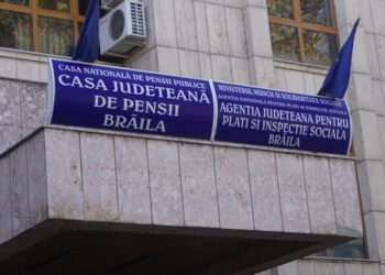 Angajații Casei de Pensii Brăila amenință că dacă Guvernul nu rezolvă revendicările lor salariale, în zilele următoare vor înceta în totalitate programul cu publicul