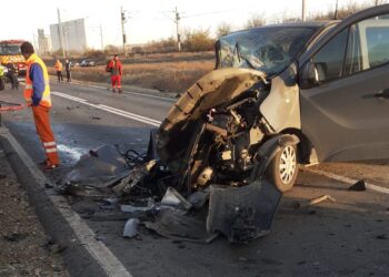 Galerie foto: Trei persoane decedate în urma unui accident rutier pe DN25. S-a activat Planul roșu
