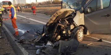 Galerie foto: Trei persoane decedate în urma unui accident rutier pe DN25. S-a activat Planul roșu
