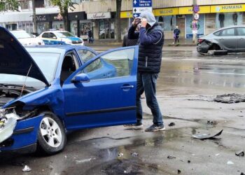 Accident cu trei autoturisme implicate pe Calea Călărașilor