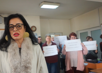 Protest pe perioadă nedeterminată la CJAS Brăila. Programul de lucru cu publicul a fost redus. Purtătorul de cuvânt al CJAS: „Ne dorim salarii decente. Din anul 2018 salariile noastre nu au mai crescut”