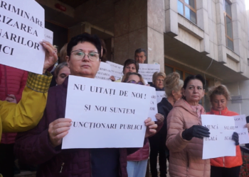 Angajații CJP Brăila protestează de o săptămână: „Volumul de muncă s-a triplat, dar suntem aceiași oameni!”. Deocamdată nu a fost afectat programul cu publicul