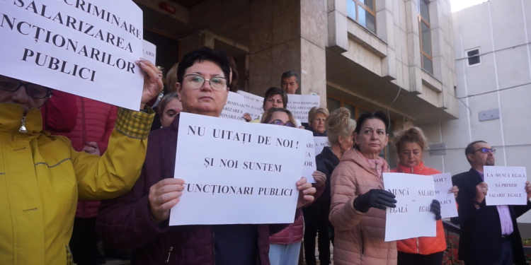 Angajații CJP Brăila protestează de o săptămână: „Volumul de muncă s-a triplat, dar suntem aceiași oameni!”. Deocamdată nu a fost afectat programul cu publicul
