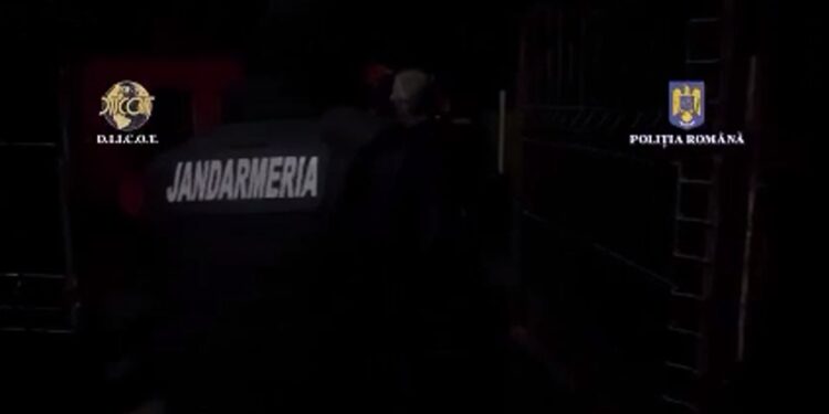 Aproape 200 de mandate de percheziție puse în aplicare la nivel național, joi dimineață