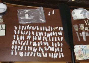 Percheziții la traficanți de droguri din Buzău