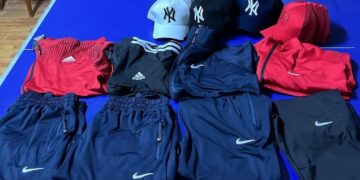 Un brăilean a fost depistat în oborul de animale în timp ce oferea spre vânzare articole vestimentare contrafăcute