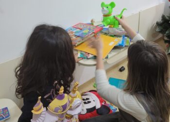 Peste 200 de solicitanți de azil și beneficiari ai unei forme de protecție internațională au primit daruri din partea polițiștilor de imigrări