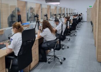 Aproximativ 7.800 de avize de angajare în muncă au fost emise în luna noiembrie de polițiștii de imigrări