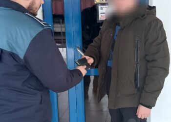 Prins de polițiști după ce a furat un portmoneu unui tânăr aflat în gara Brăila