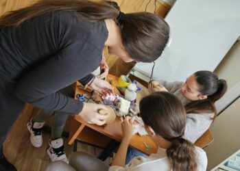 Târg de Crăciun organizat de Colegiul Economic „Ion Ghica” în parteneriat cu organizația Narada