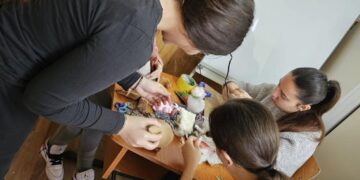Târg de Crăciun organizat de Colegiul Economic „Ion Ghica” în parteneriat cu organizația Narada