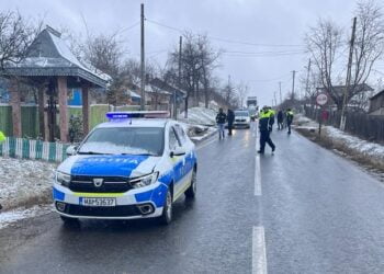 Copil de 10 ani accidentat de o autospecială a poliției aflată în misiune