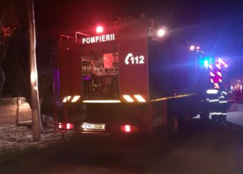 Incendii la Jirlău și Chichinețu pornite de la jarul căzut din mijloacele de încălzire pe materiale combustibile