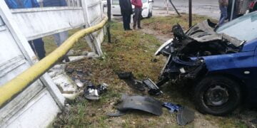 A intrat cu mașina într-o țeavă de gaze pe Bulevardul Dorobanților