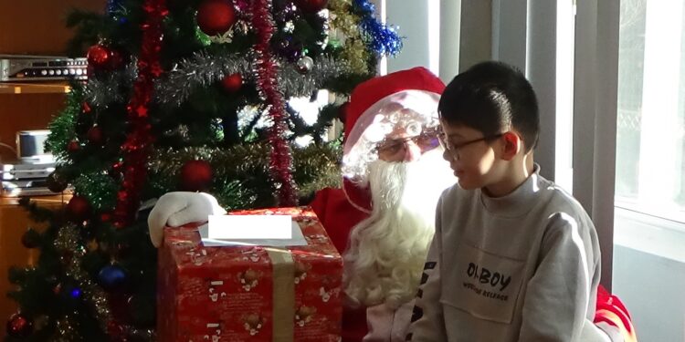 Moș Crăciun a redirecționat câteva dintre scrisorile primite de la copii către Jandarmeria Brăila