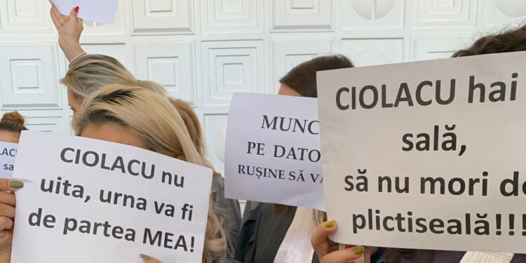 Grefierii cer acordarea integrală a salariilor recunoscute prin hotărâri judecătorești definitive