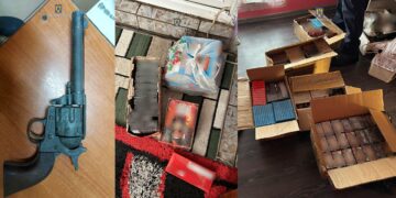 O cantitate de 100 kg de articole pirotehnice și un pistol letal, găsite de polițiști la domiciliul unui bărbat din comuna Zăvoaia