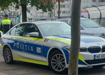 Ce au găsit polițiștii în mașina unui tânăr care se afla la volan deși avea exercitarea dreptului de a suspendată?