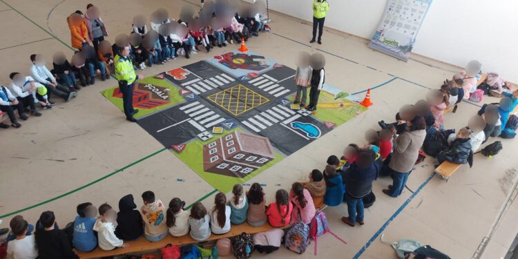 Activități pe linie de educație rutieră în cadrul Programului ”Școala Altfel” cu preșcolarii din cadrul Liceului Teoretic ”Nicolae Oncescu” Ianca