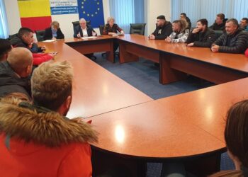 Prefectul Timofei, după întâlnirea cu protestatarii: „Prezența polițiștilor și jandarmilor nu are rolul de a intimida participanții la protest”