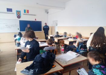 Acțiuni ale polițiștilor pentru siguranță în școlile din municipiul Brăila