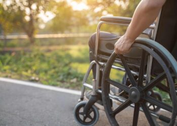 Procedura de acordare a drepturilor la transport gratuit pentru persoane cu dizabilități a fost simplificată și a fost introdus cardul electronic de carburant