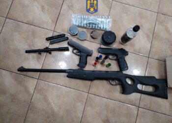 Mandate de percheziție domiciliară puse în executare de polițiștii din cadrul Serviciului Arme, Explozivi și Substanțe Periculoase Galați