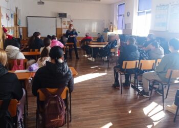 Polițiștii și jandarmii brăileni au marcat astăzi „Ziua internaţională a Nonviolenței în școli”