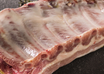 Costiță porc ce prezenta modificări organoleptice vândută de o măcelărie din Piața Halelor