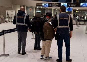 O nouă misiune de îndepărtare sub escortă realizată de polițiștii de imigrări în ultimele 24 de ore