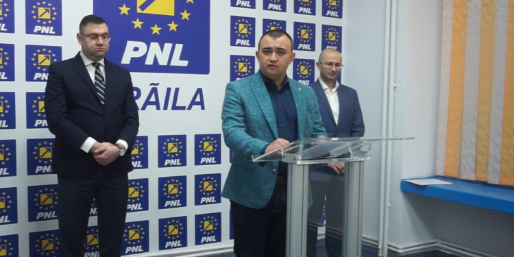 Crescătorii de animale din Bordei Verde nu vor ca pășunea comunală să fie transformată în parc de panouri fotovoltaice. Deputatul Popa: „Le vom acorda asistență juridică. Dacă au nevoie, le vom angaja și un avocat”