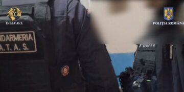 Percheziții în Brăila la persoane cercetate pentru plasarea de bijuterii și valori falsificate