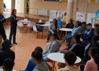 Activitate a polițiștilor de prevenire și informare a elevilor din cadrul Școlii Gimnaziale ”Anton Pann”