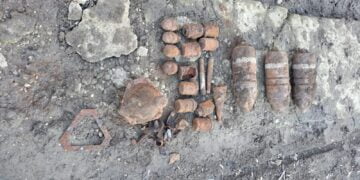 Grenade, cartușe și proiectile găsite într-o gospodărie din Galați, pe strada Dumbrava Roșie, în zona Barierei Traian