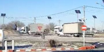 Protest al șoferilor împotriva creșterii RCA și a taxei pe gunoi pentru transportatori