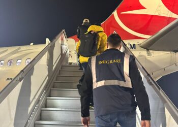 Misiune de îndepărtare sub escortă a fost desfășurată la sfârșitul săptămânii trecute de polițiștii de imigrări