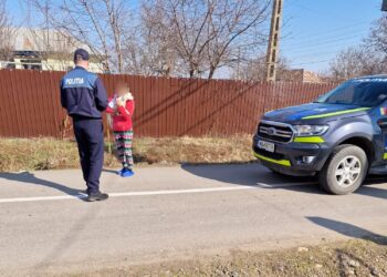 ACȚIUNE DE INFORMARE A CETĂȚENILOR, DEȚINĂTORI DE ANIMALE DE COMPANIE, DESFĂȘURATĂ DE POLIȚIȘTI