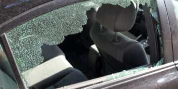 Camere de supraveghere video și certificatul de înmatriculare, furate dintr-un autoturism parcat în comuna Roşiori 1 Camere de supraveghere video și certificatul de înmatriculare, furate dintr-un autoturism parcat în comuna Roşiori