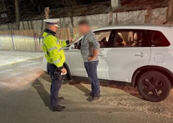 Acțiuni ale polițiștilor în urma cărora au reținut în vederea suspendării exercitării dreptului de a conduce 5 permise de conducere și au ridicat 3 certificate de înmatriculare