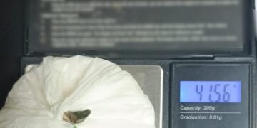 Prins în flagrant delict, în municipiul Brăila, imediat după ce ar fi comercializat peste 40 de grame de substanță cristalină