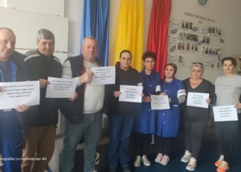 Angajații DJST Brăila și cei ai Clubului Sportiv Municipal au început protestele. Ei cer o majorare salarială de 25% 13 Angajații DJST Brăila și cei ai Clubului Sportiv Municipal au început protestele. Ei cer o majorare salarială de 25%