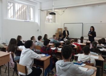 Polițiștii de la Biroul Siguranța Școlară și de la Biroul Proximitate au desfășurat o serie de activități în unitățile de învățământ și zona adiacentă acestora