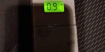 Duminică seara, doi conducători auto au fost depistați de polițiști cu alcoolemii de peste 0.9 mg/l alcool pur în aerul expirat