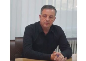 Pe Dragomir îl dezgustă cuvântul „ciordit”, dar nu-l dezgustă faptul că Priceputu „a ciordit 1,6 milioane lei”, după cum zice Popa. Și nu l-au dezgustat nici obscenitățile Paraziților, pe care le-a plătit cu bani publici