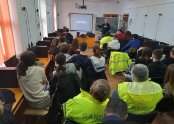 Întâlnire a comisarilor Gărzii de Mediu Brăila cu elevi ai Liceului Nicolae Titulescu din Însurăței