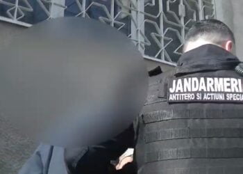 Un brăilean din cartierul Chercea a vrut să lovească jandarmii cu lopata și cărămizi, apoi i-a amenințat cu moartea