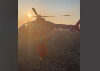 Misiune de salvare a doi adulți și un minor surprinși de un incendiu de vegetație uscată în zona Sfiștofca (Delta Dunării)